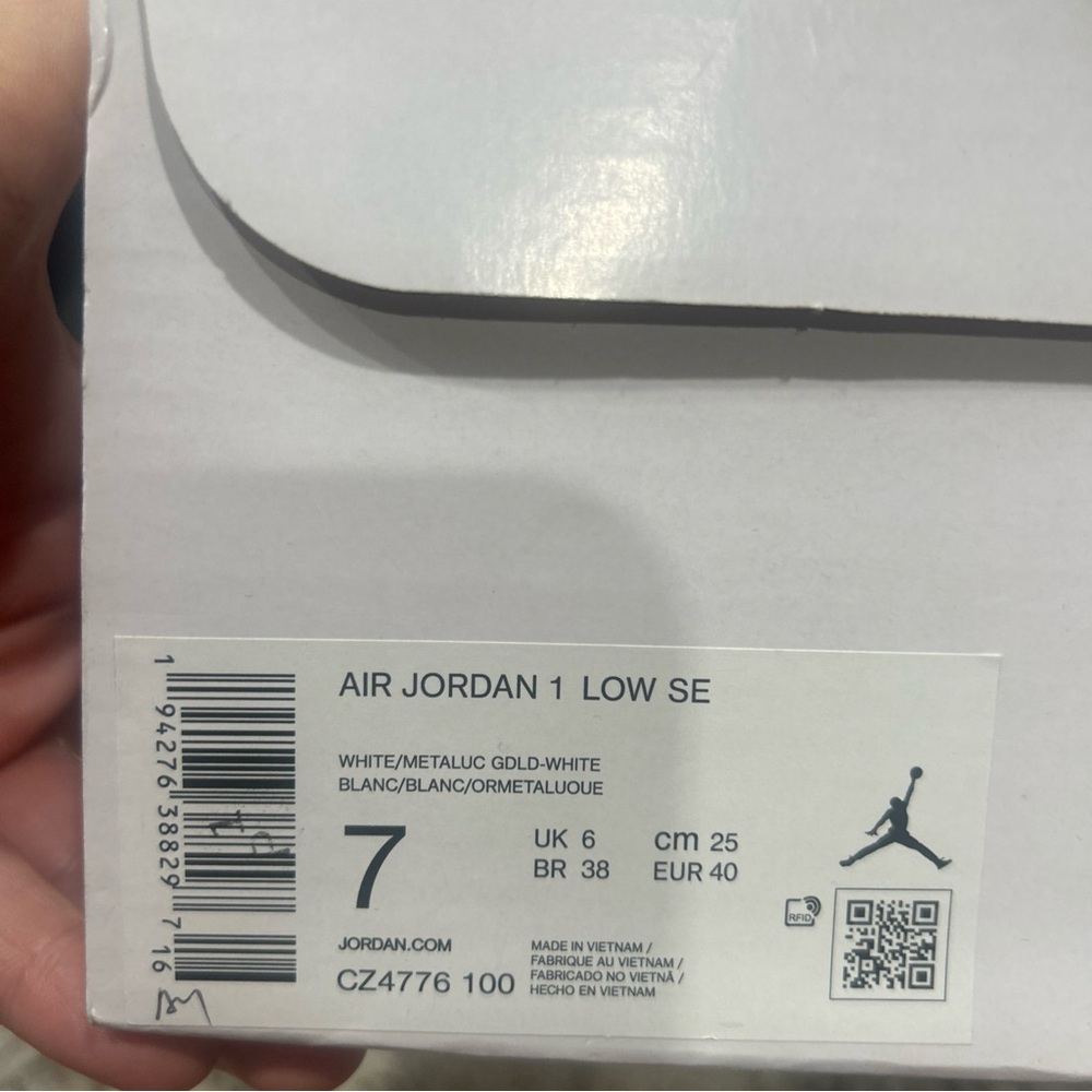 Jordan White and Gold Sneakers Premium Design - Picture 5 of 5